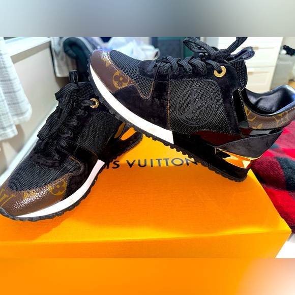 LOUIS VUITTON BROWN BLACK RICH GOLD SNEAKERS - Picture 5 of 5